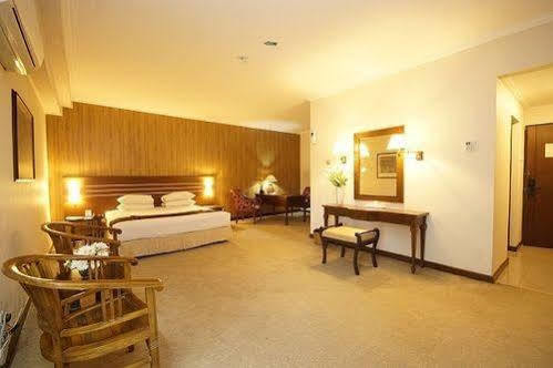Bahari Inn Tegal Exteriér fotografie