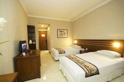 Bahari Inn Tegal Exteriér fotografie